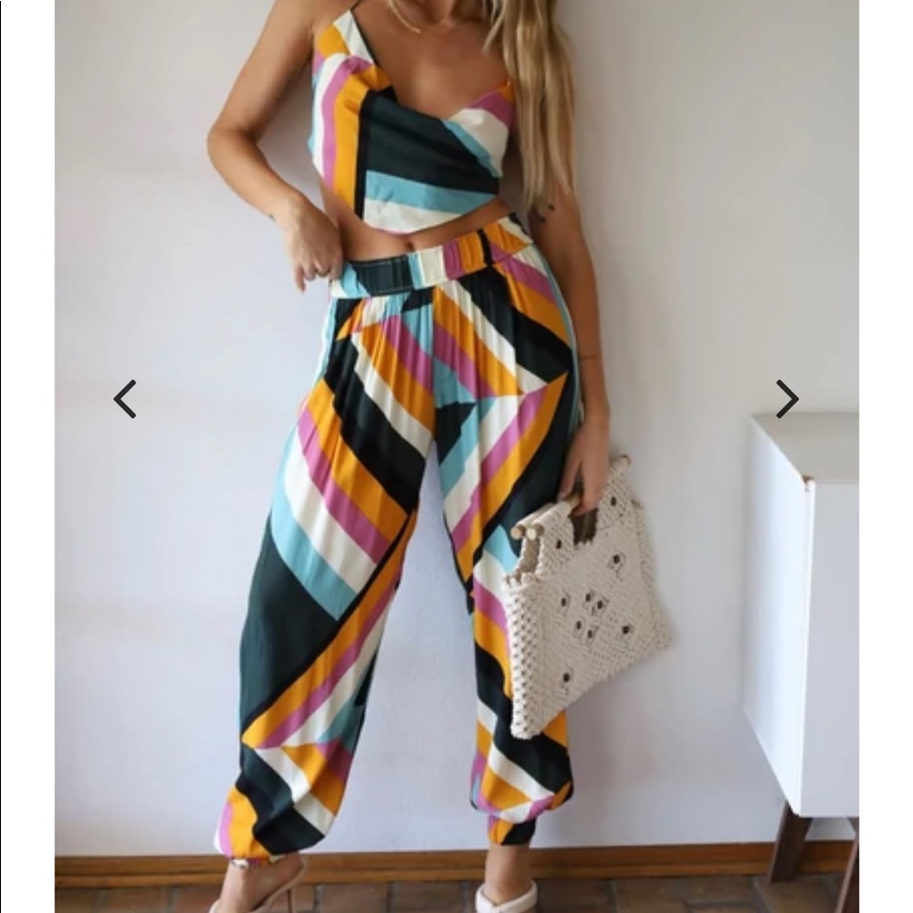 Two piece set - Picture 2 of 3
